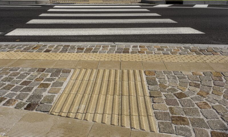 arredo urbano segnali tattili molinaro manufatti 528