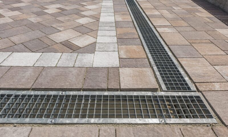 arredo urbano canale grigliato molinaro manufatti 585