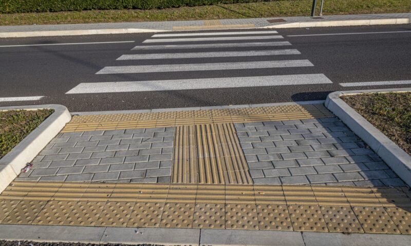 arredo urbano segnali tattili molinaro manufatti 517