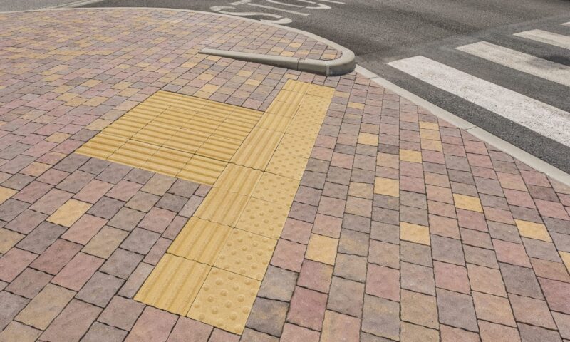 arredo urbano segnali tattili molinaro manufatti 524