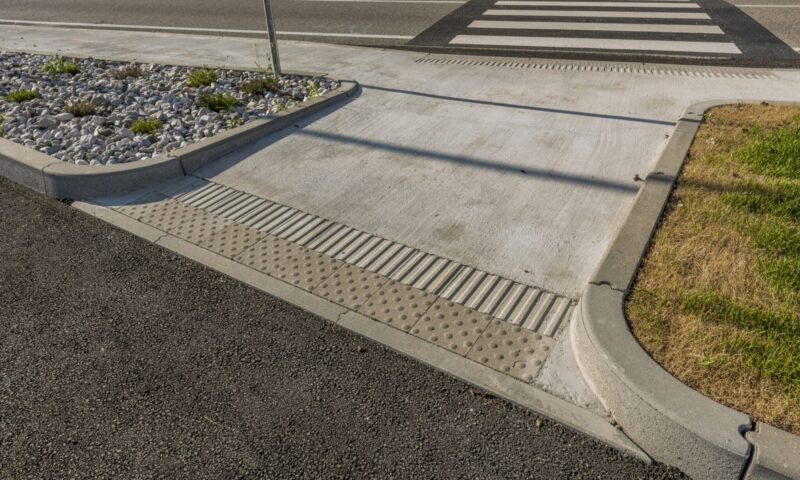 arredo urbano segnali tattili molinaro manufatti 539